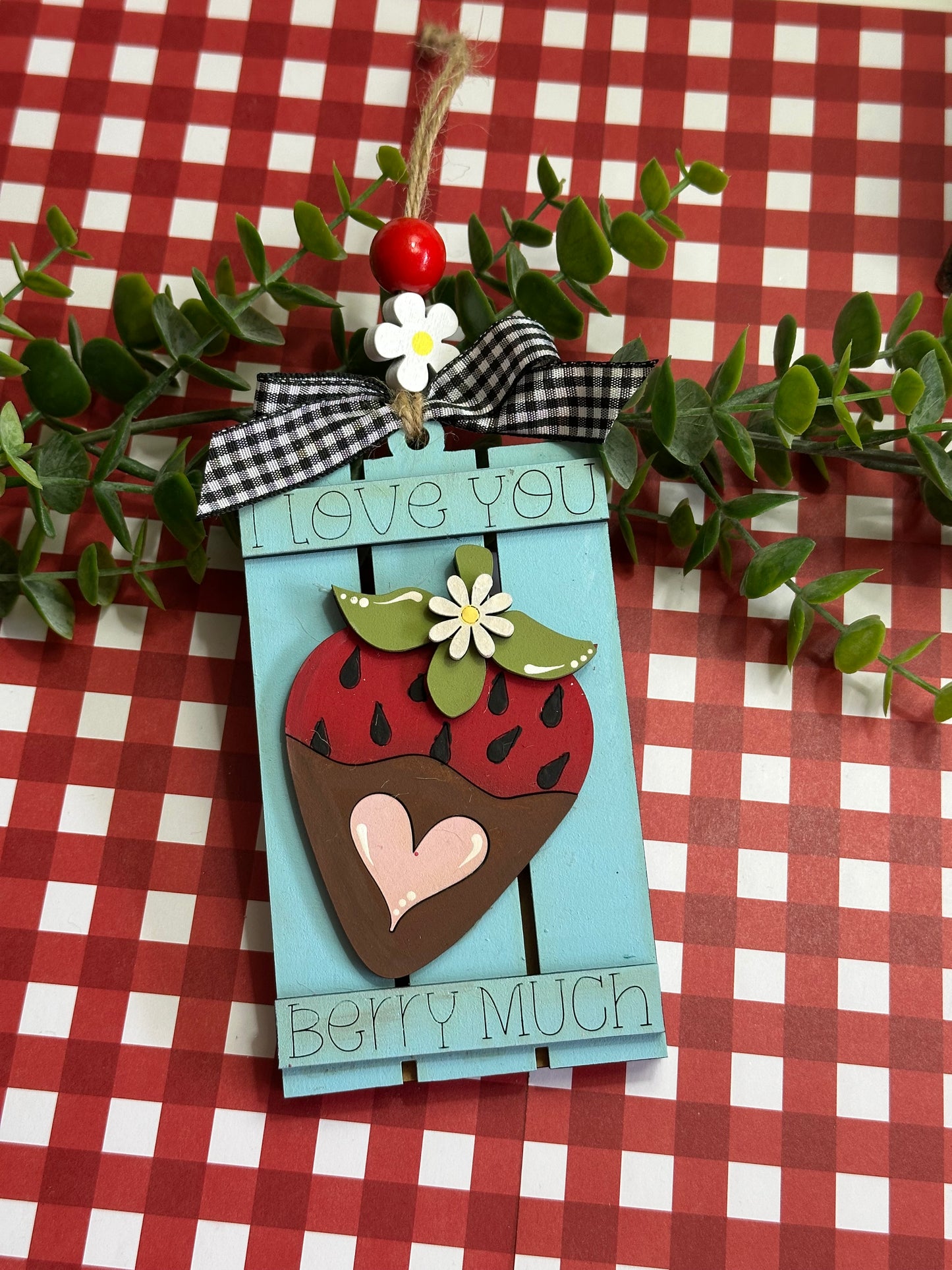 DIY Chocolate-Dipped Strawberry Tag/Gift Card Holder